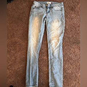 light wash skinny jeans